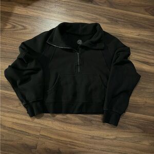Lululemon Scuba funnel neck half zip - size M/L.